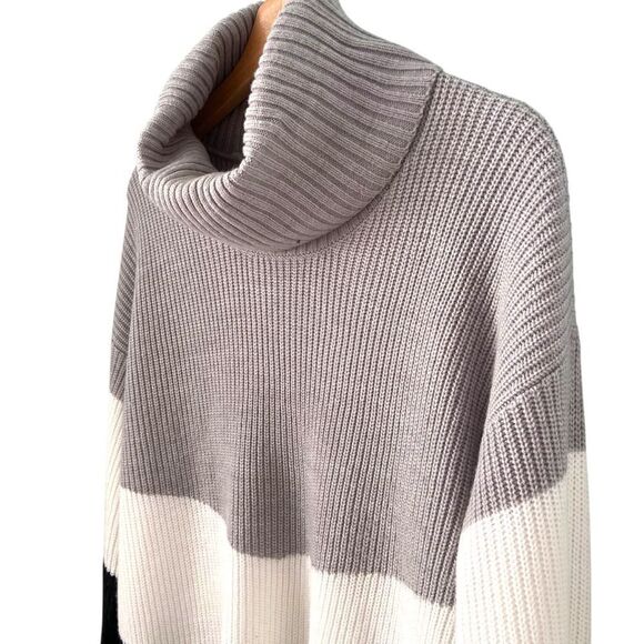 Karl Lagerfeld Cowl Neck Sweater in Size Medium - Picture 6 of 12